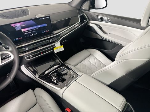 New 2026 BMW X5 xDrive50e w/ Executive Package image 24