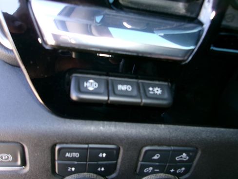 Used 2024 Chevrolet Silverado 2500 LTZ w/ LTZ Premium Package image 29