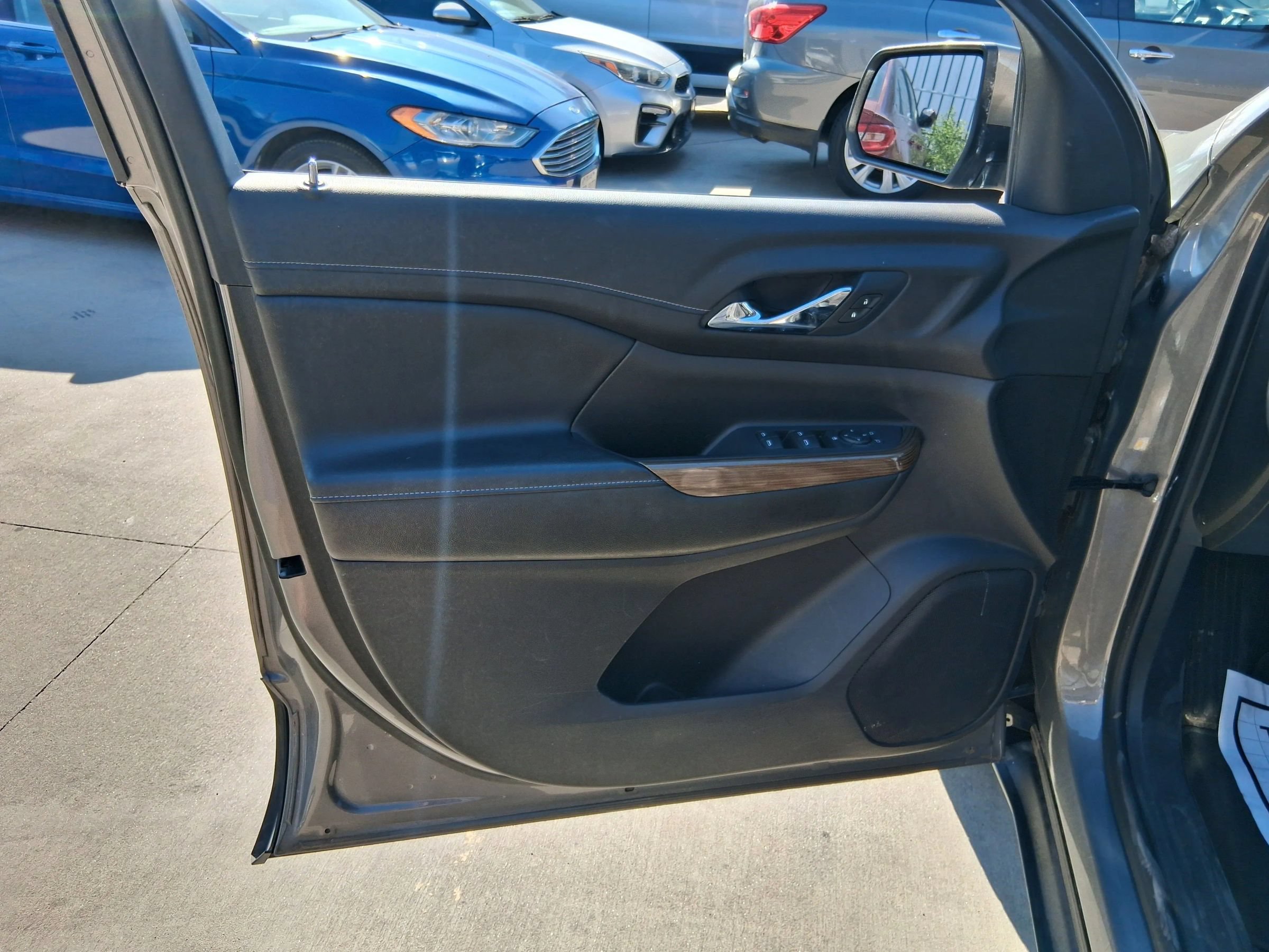 Used 2019 GMC Acadia SLE AWD/4WD image 20
