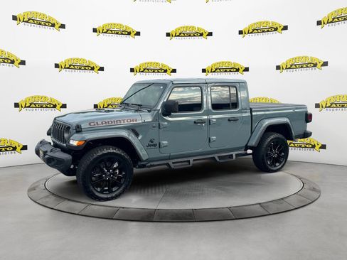 Used 2025 Jeep Gladiator Sport AWD/4WD image 1