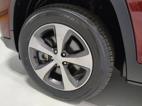 Used 2020 Jeep Cherokee Limited AWD/4WD image 31