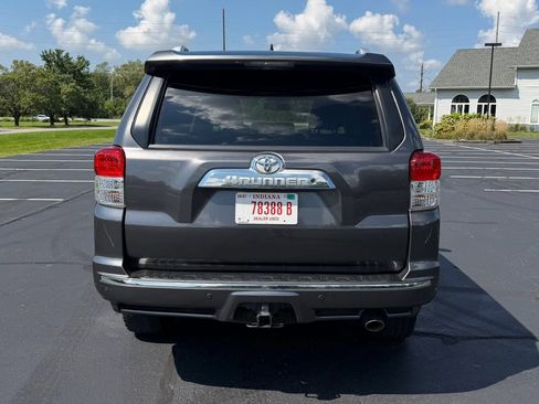 Used 2011 Toyota 4Runner SR5 w/ Convenience Pkg AWD/4WD image 5