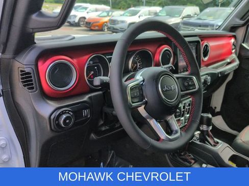 Used 2023 Jeep Wrangler Unlimited Rubicon w/ Xtreme 35 Tire Package AWD/4WD image 10
