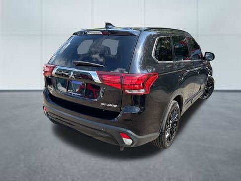 Used 2019 Mitsubishi Outlander LE AWD/4WD image 4