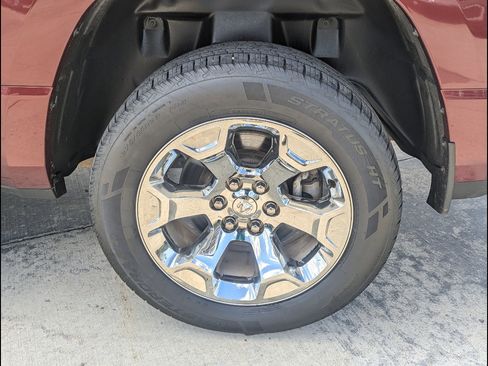 Used 2019 RAM 1500 Big Horn AWD/4WD image 12