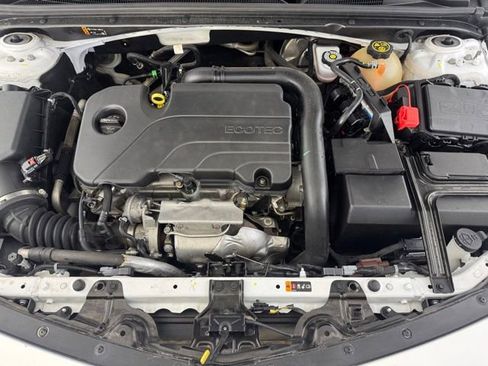 Used 2022 Chevrolet Malibu LT FWD image 27