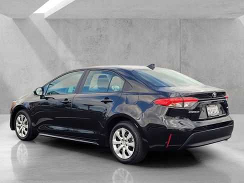 Used 2025 Toyota Corolla LE image 6