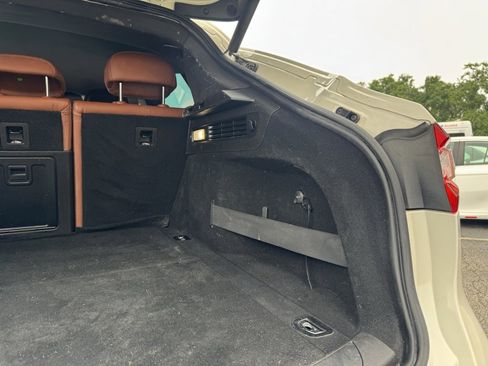 Used 2019 Maserati Levante Base image 40