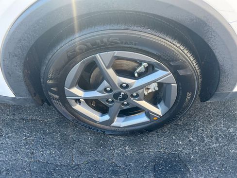 Used 2025 Kia K4 LXS image 25