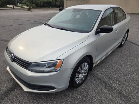 Used 2011 Volkswagen Jetta Sedan FWD image 3