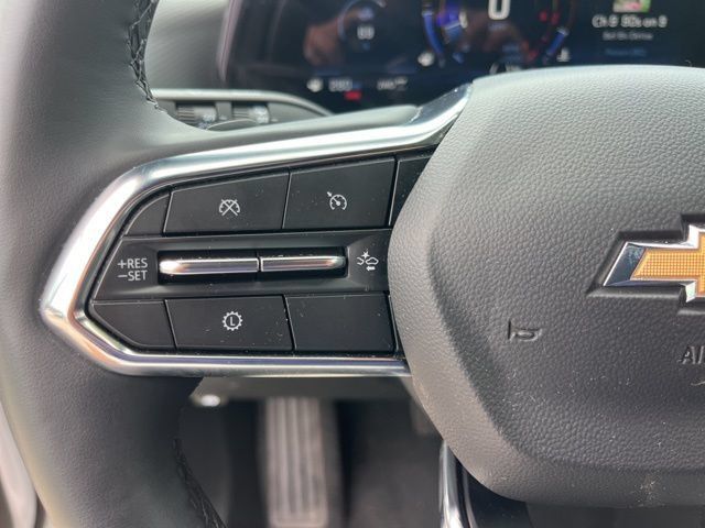 Used 2025 Chevrolet Equinox LT AWD/4WD image 17