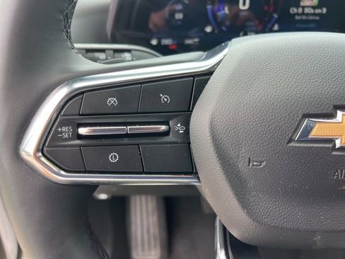 Used 2025 Chevrolet Equinox LT AWD/4WD image 17
