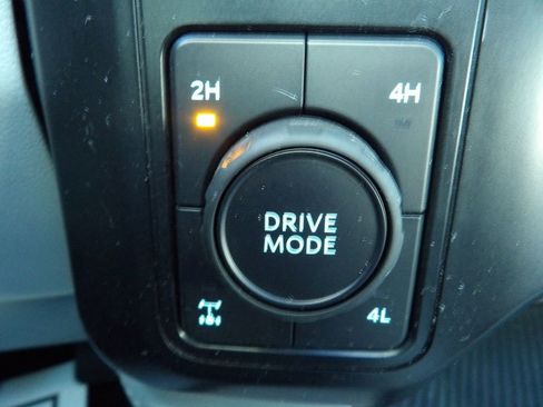 Used 2023 Ford F250 Limited w/ FX4 Off-Road Package image 25