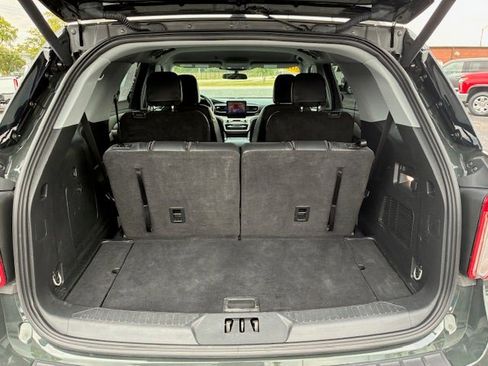 Used 2023 Ford Explorer XLT w/ Equipment Group 202A AWD/4WD image 20