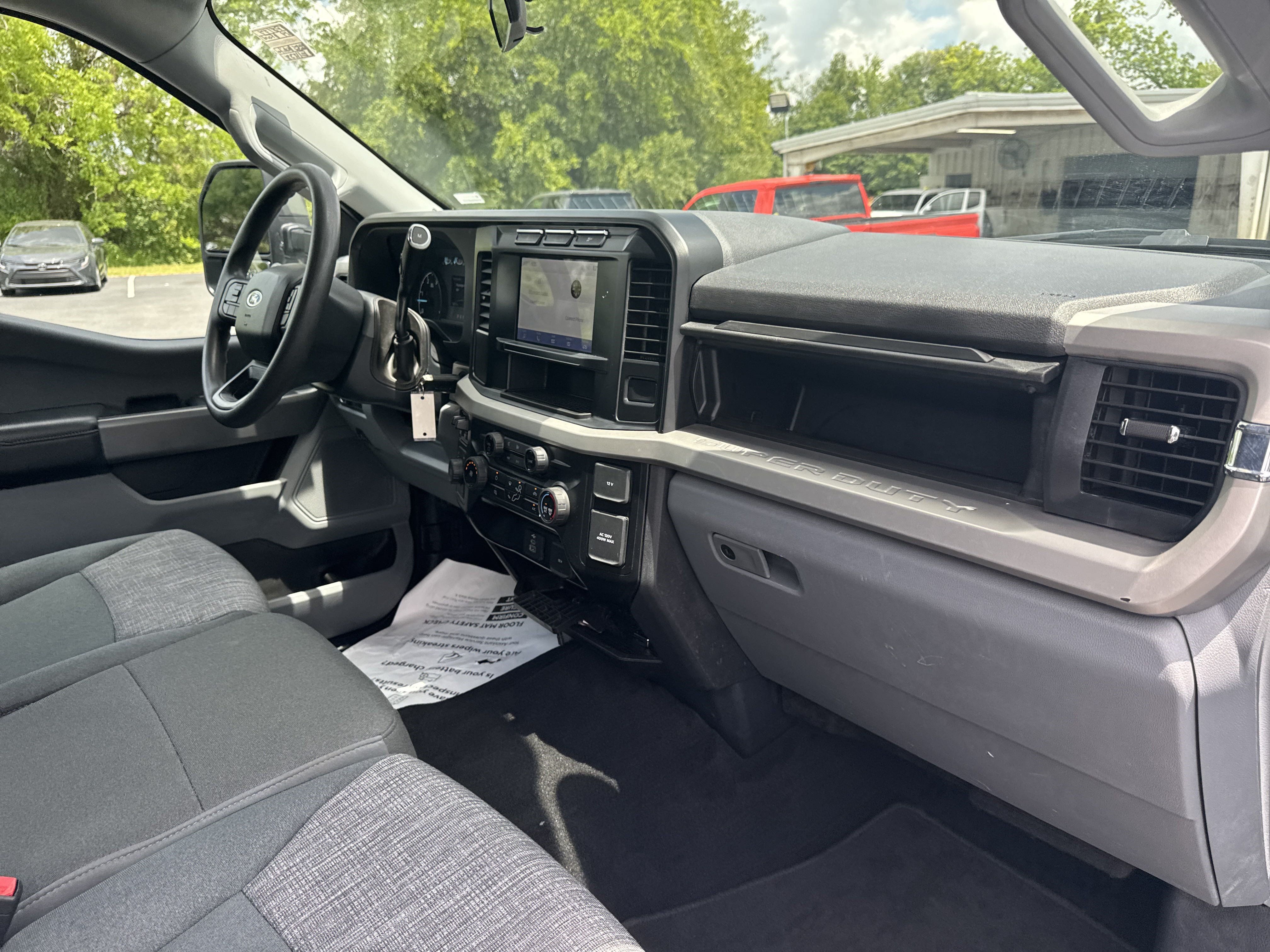 Used 2024 Ford F350 XLT AWD/4WD image 32