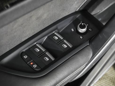 Used 2022 Audi SQ5 Premium Plus w/ Premium Plus Package image 36