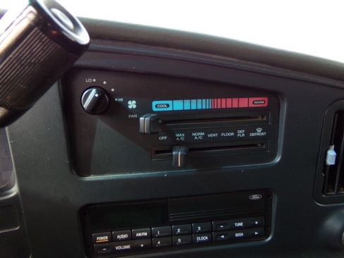 Used 1995 Ford E-250 and Econoline 250 Super image 12