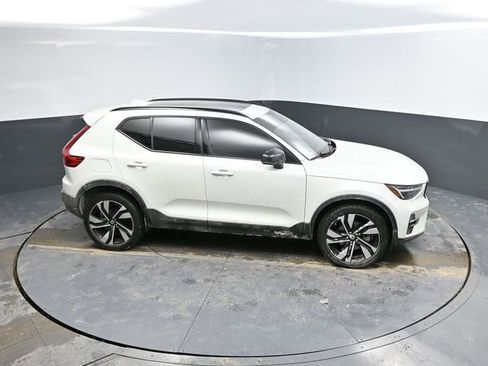 Used 2023 Volvo XC40 B5 Ultimate w/ Protection Package Premier image 41