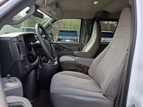 Used 2024 Chevrolet Express 3500 LT w/ LT Preferred Equipment Group RWD image 15