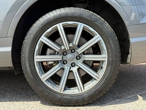 Used 2018 Audi Q7 3.0T Premium Plus AWD/4WD image 27