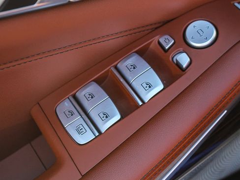 Used 2025 BMW X7 M60i image 20