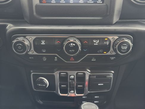 Certified 2022 Jeep Gladiator Sport image 20
