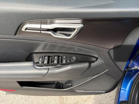 Used 2023 Kia Sportage EX image 29