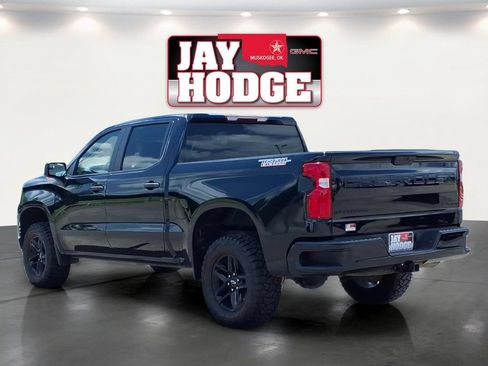 Used 2022 Chevrolet Silverado 1500 Custom Trail Boss w/ Safety Confidence Package AWD/4WD image 4