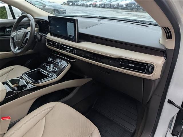 Used 2022 Lincoln Nautilus Reserve w/ Equipment Group 201A AWD/4WD image 16