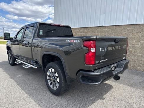 Used 2022 Chevrolet Silverado 2500 Custom w/ Custom Value Package AWD/4WD image 7