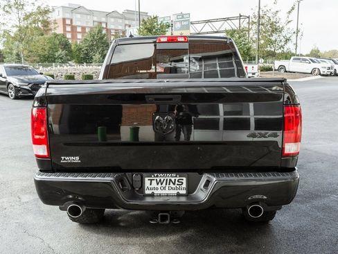 Used 2019 RAM 1500 Classic SLT w/ Black Appearance Group image 34