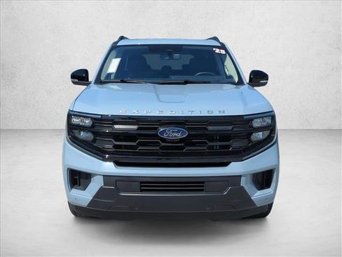 Certified 2025 Ford Expedition Active image 2