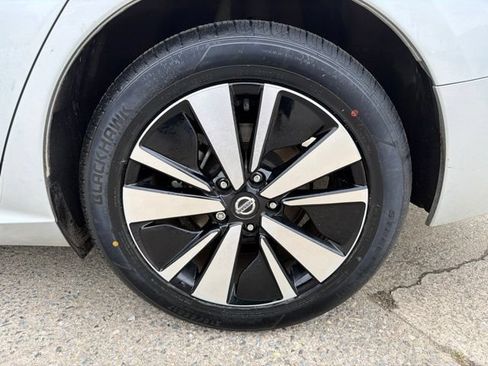 Used 2022 Nissan Altima 2.5 SV FWD image 9