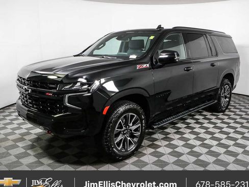 Used 2024 Chevrolet Suburban Z71 w/ Luxury Package image 27