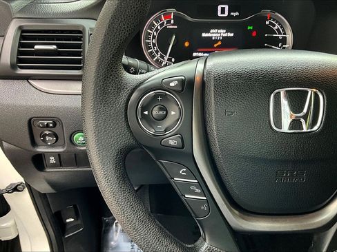 Used 2018 Honda Pilot EX image 11