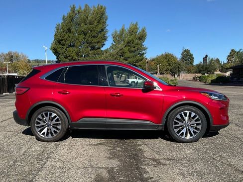 Used 2020 Ford Escape Titanium image 7