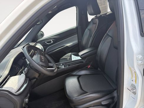 Used 2023 Jeep Compass Latitude AWD/4WD image 9