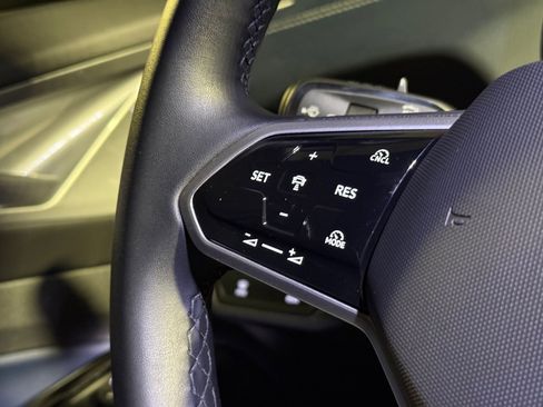 Used 2025 Volkswagen ID.4 Pro S image 16