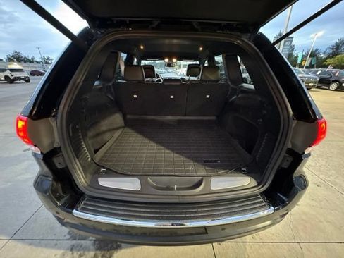 Used 2019 Jeep Grand Cherokee Limited AWD/4WD image 23