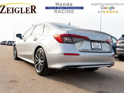 Used 2022 Honda Civic Touring image 5