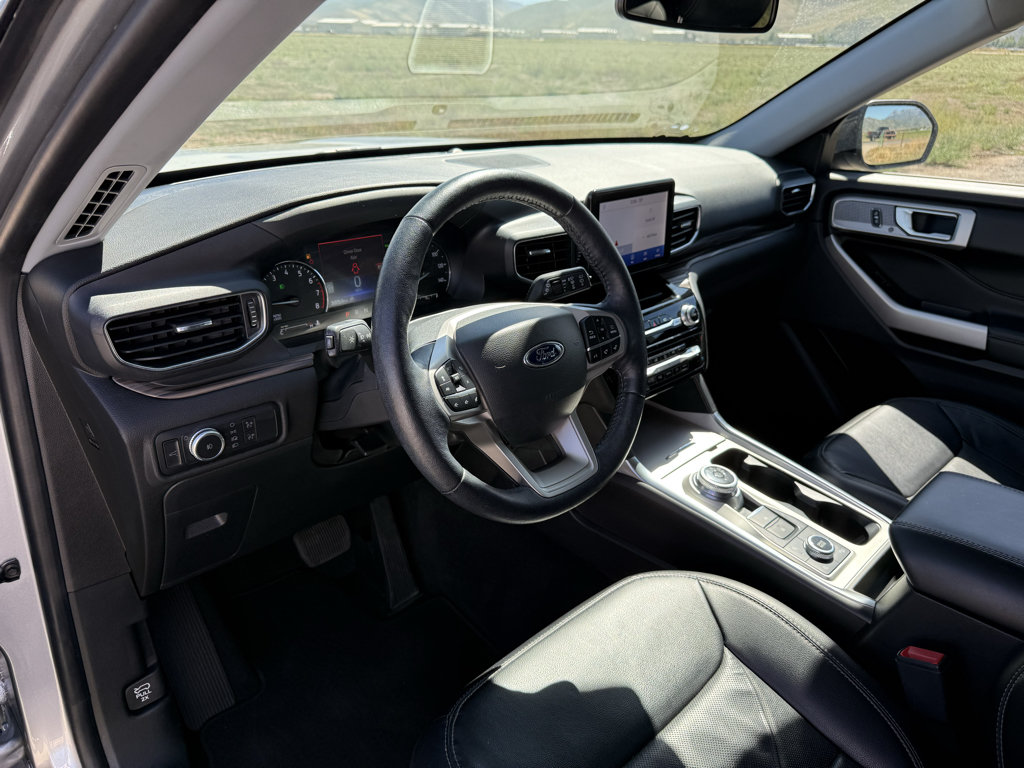 Used 2022 Ford Explorer Limited AWD/4WD image 16