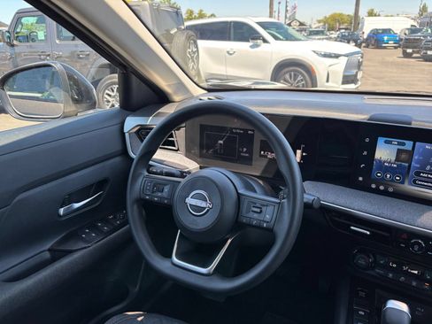 Used 2026 Nissan Kicks SV w/ Cold Weather Package FWD image 33