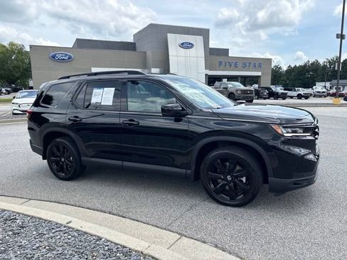 Used 2025 Honda Pilot Black Edition image 1