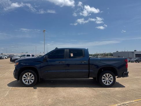 Used 2022 Chevrolet Silverado 1500 Custom RWD image 12