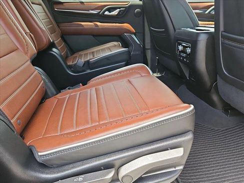 Used 2024 GMC Yukon Denali Ultimate AWD/4WD image 22