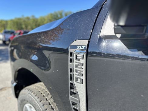 New 2026 Ford F250 XLT w/ FX4 Off-Road Package image 16