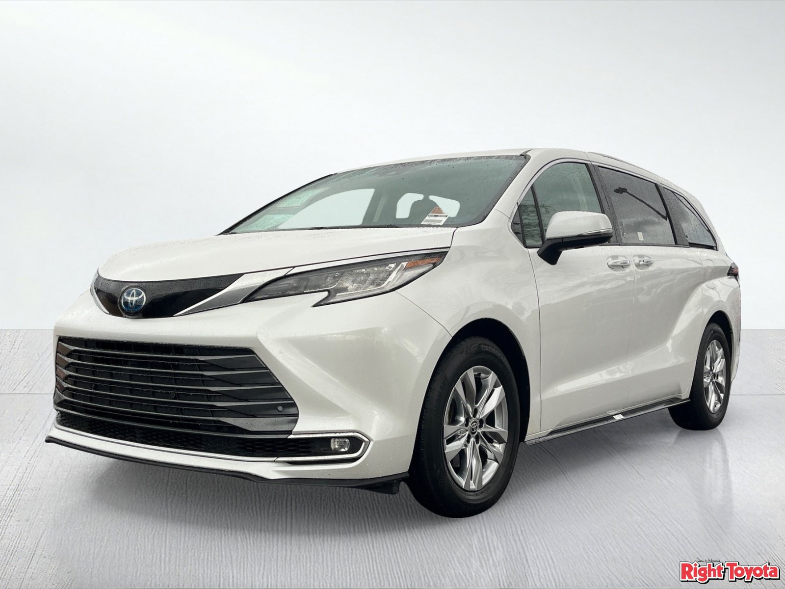 Certified 2023 Toyota Sienna Limited FWD image 2
