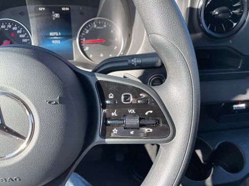 Used 2023 Mercedes-Benz Sprinter 2500 image 8