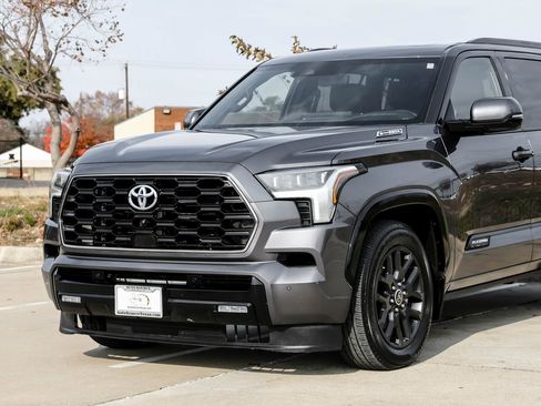 Used 2023 Toyota Sequoia Platinum image 8