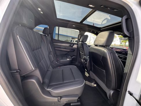 Certified 2025 Buick Enclave Avenir w/ Super Cruise Package image 46